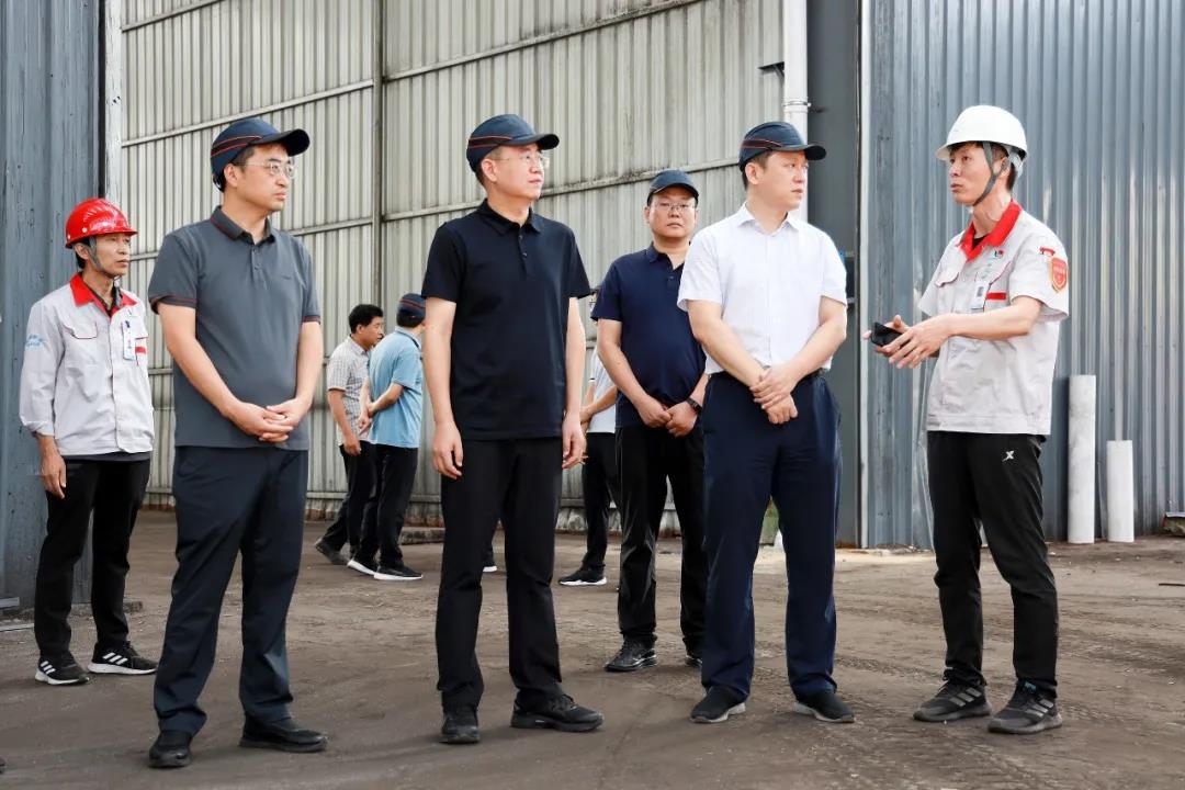 市委常委、副市長(zhǎng)、翼城縣委書(shū)記王淵到華翔（翼城）新材料科技園現(xiàn)場(chǎng)辦公